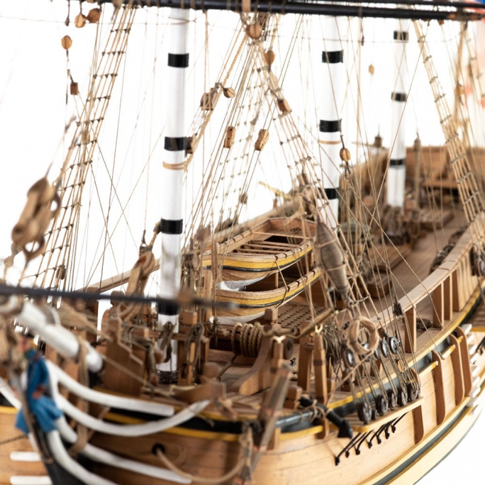 Bateau H.M.S. Bounty 1787 - AMATI 1432 - 1/60