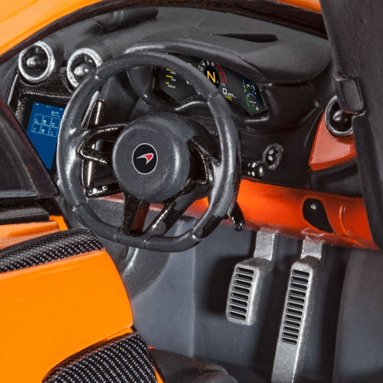 McLaren 570S - REVELL 7051 - 1/24