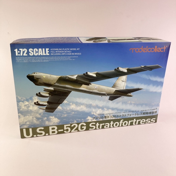 Bombardier B-52 Stratofortress - MODELCOLLECT 72212 - 1/72
