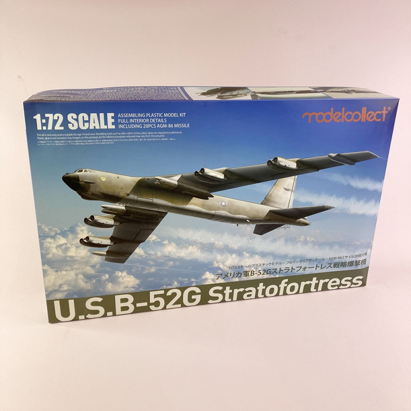 Bombardier B-52 Stratofortress - MODELCOLLECT 72212 - 1/72