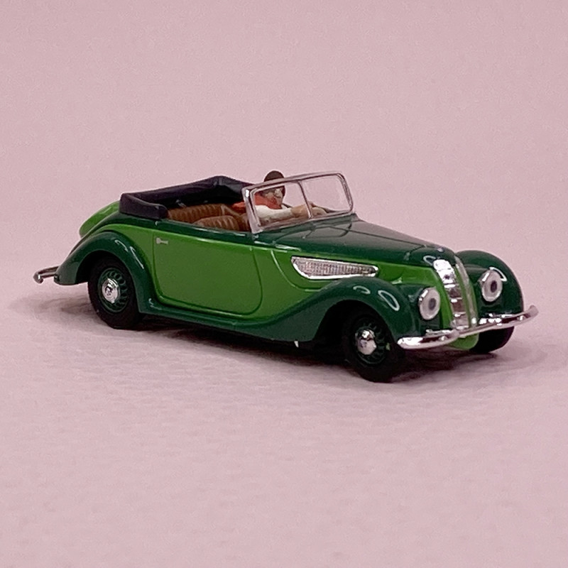 BMW Roadster Cabriolet 327 avec personnage - BUSCH 40254 - HO 1/87