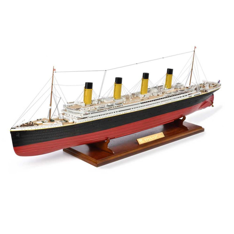 Maquette géante du bateau paquebot Titanic