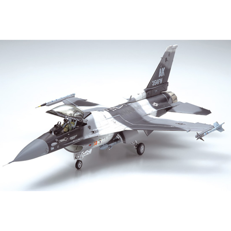 Avion F-16C/N agressor/adversary - 1/48 - TAMIYA 61106