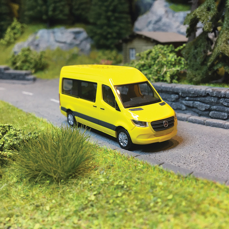 Mercedes Sprinter 18 "Bus", Jaune - HERPA 93804002 - 1/87