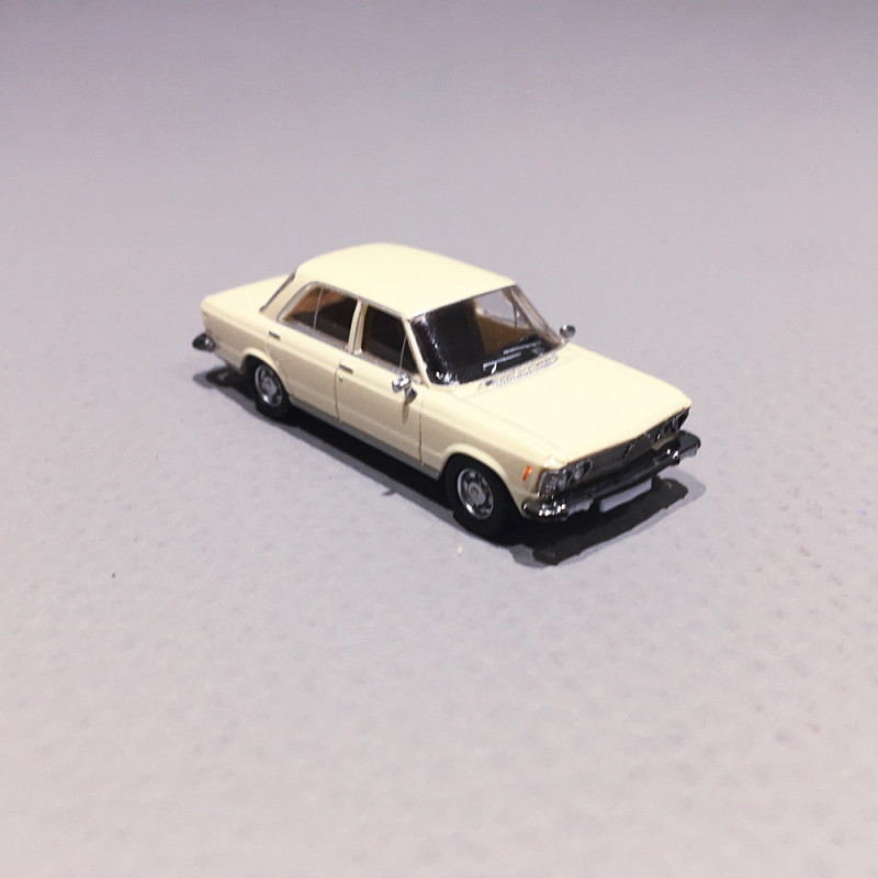 FIAT 130 Crème - PCX870639 - HO 1/87