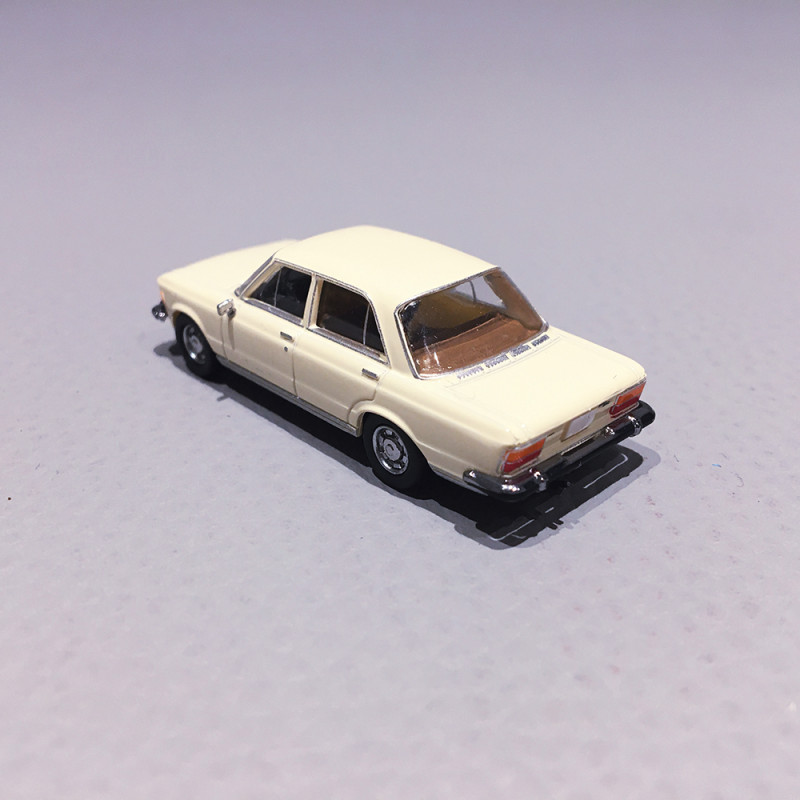 FIAT 130 Crème - PCX870639 - HO 1/87