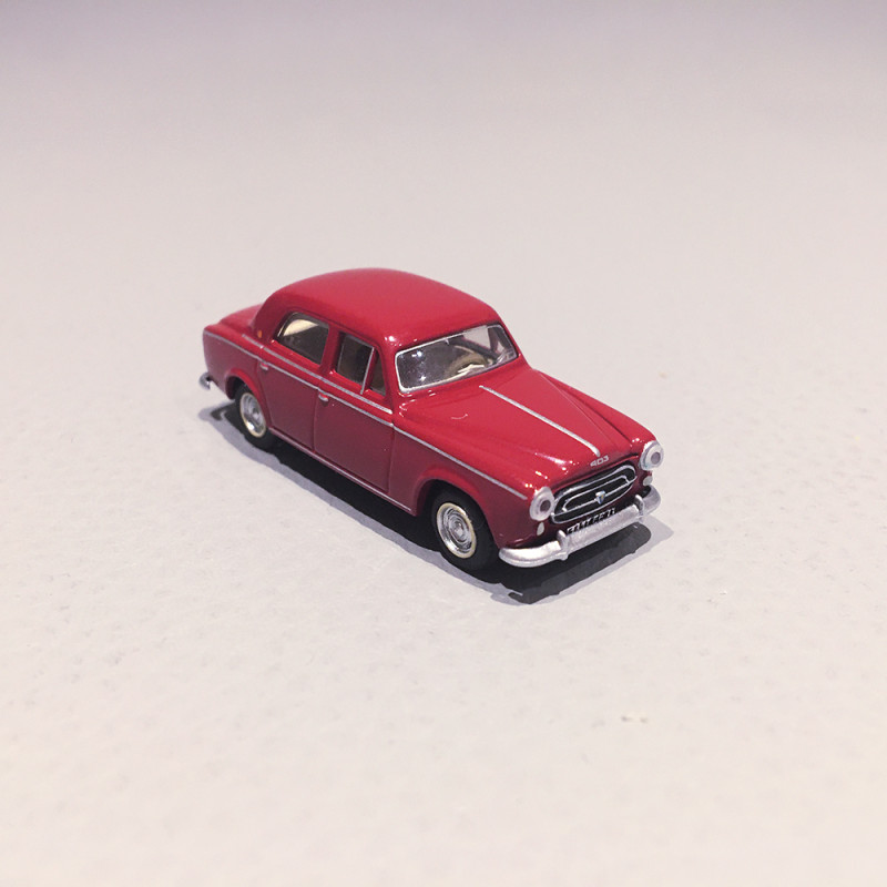 Peugeot 403 Rouge, avec personnages - SAI 1620 - 1/87