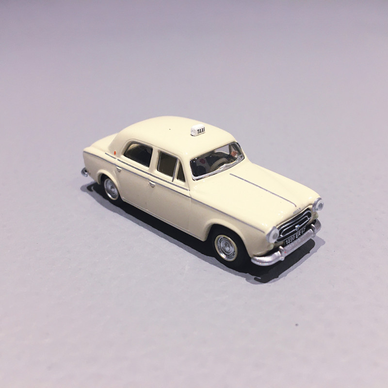 Peugeot 403 Taxi Beige, avec personnages - SAI 1621 - 1/87