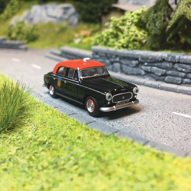 Peugeot 403 Taxi Noire et Rouge, avec personnages - SAI 1623 - 1/87