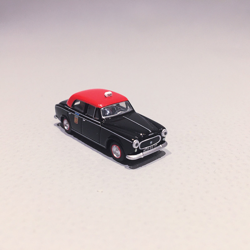 Peugeot 403 Taxi Noire et Rouge, avec personnages - SAI 1623 - 1/87