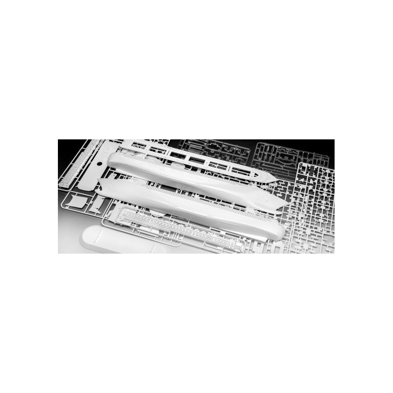 Paquebot Queen Mary 2 - REVELL 5231 - 1/700