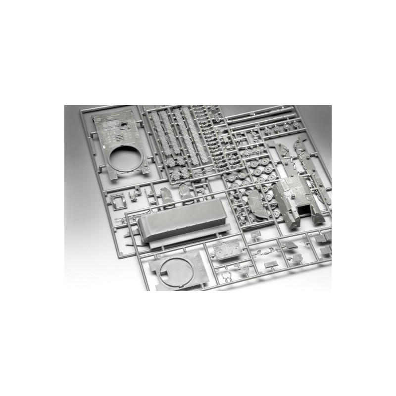 Obusier 2000 / Panzerhaubitze 2000 - REVELL 3347 - 1/72