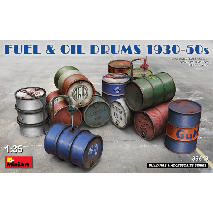 Fûts de carburant et d'huile 1930/50 - MINIART 35613 - 1/35