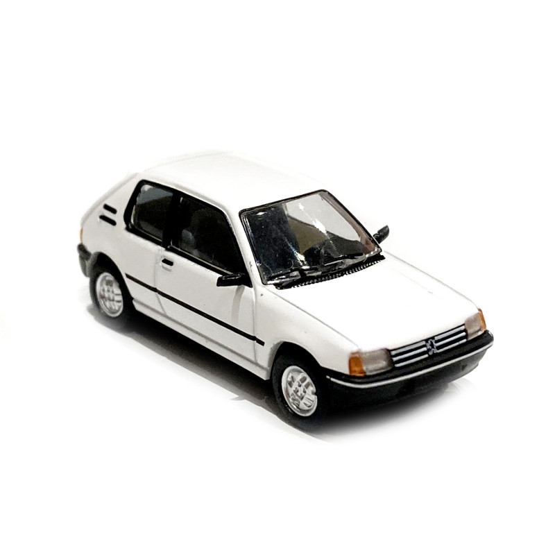 Peugeot 205 XR blanc banquise - SAI 6302 - 1/87