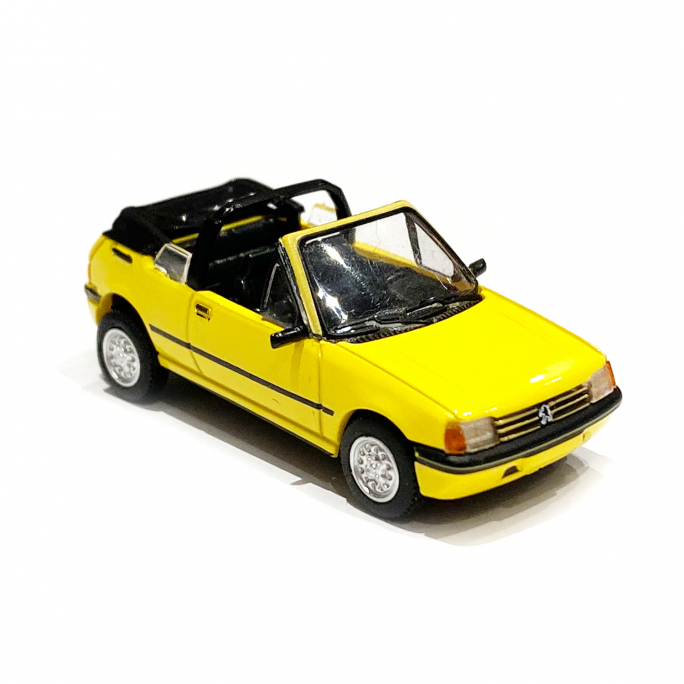 Peugeot 205 CT cabriolet jaune Genêt - SAI 6322 - 1/87