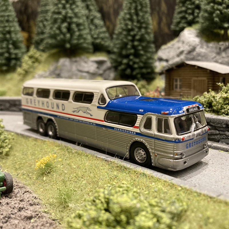 Autocar GMC Greyhound Scenicruiser (Chicago) - Brekina 61302 - 1/87