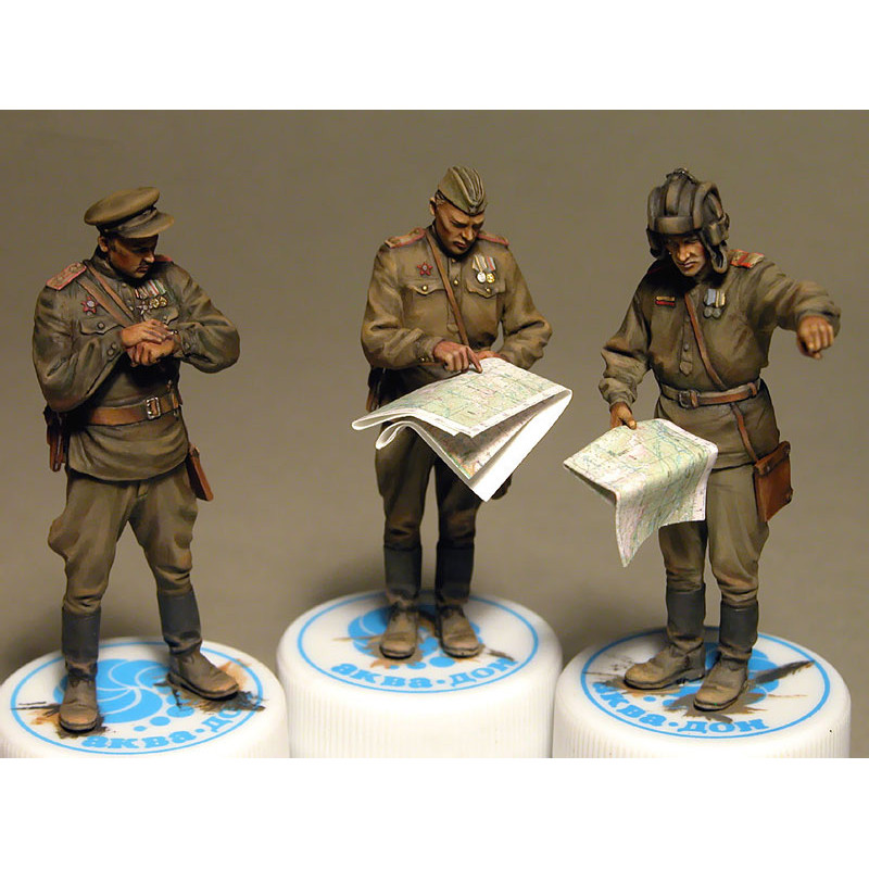 Briefing d'officiers Soviétiques sur le terrain Ed.Spéciale - MINIART 35365 - 1/35