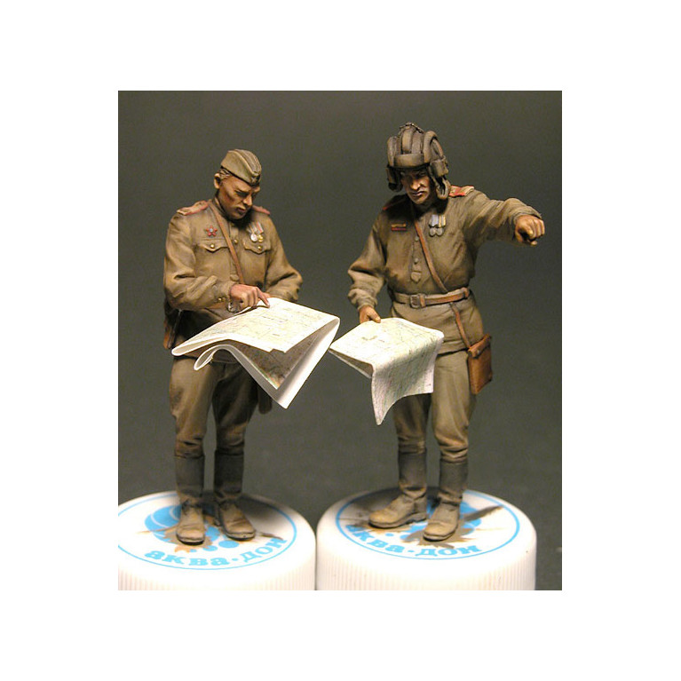 Briefing d'officiers Soviétiques sur le terrain Ed.Spéciale - MINIART 35365 - 1/35