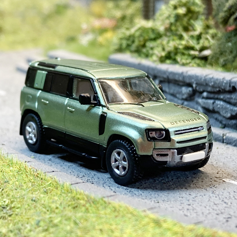 Land Rover Defender, vert clair métallisé - PCX 870389 - HO 1/87