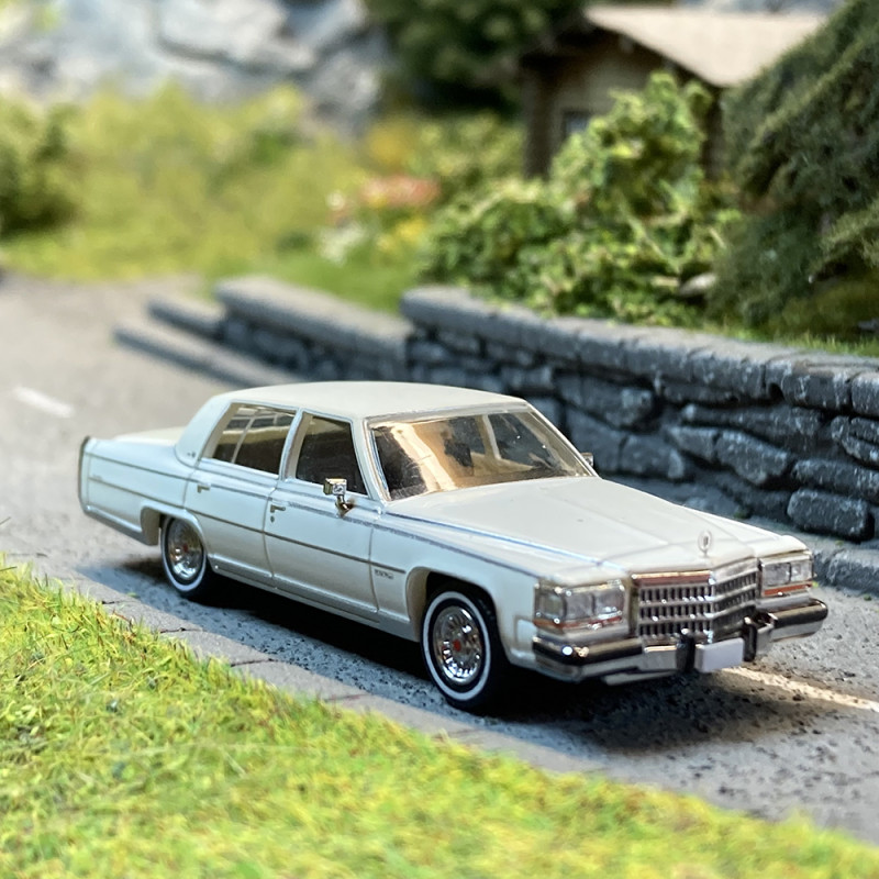 Cadillac Fleetwood Brougham, blanc - PCX 870449 - HO 1/87