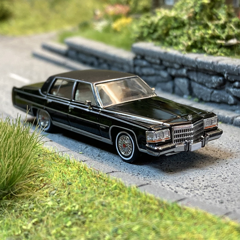 Cadillac Fleetwood Brougham, noir - PCX 870448 - HO 1/87