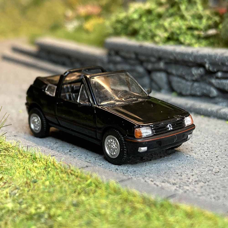 Peugeot 205 CTI, cabriolet noir Onyx - SAI / PCX87 6332 - 1/87