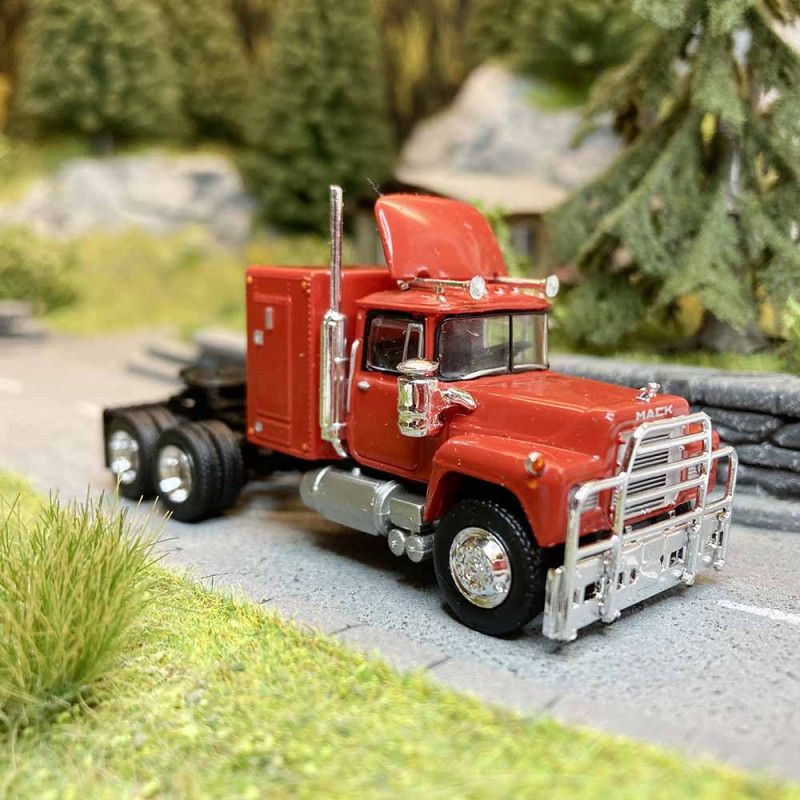 Camion, tracteur Mack RS 700, rouge - Brekina 85801 - 1/87