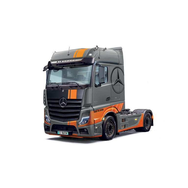 Mercedes Benz Actros MP4 "Big Space" Grand Prix Edition - ITALERI 3968