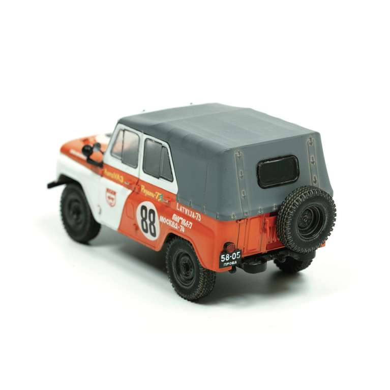 Véhicule militaire tout-terrain soviétique UAZ-469 - ZVEZDA 43007