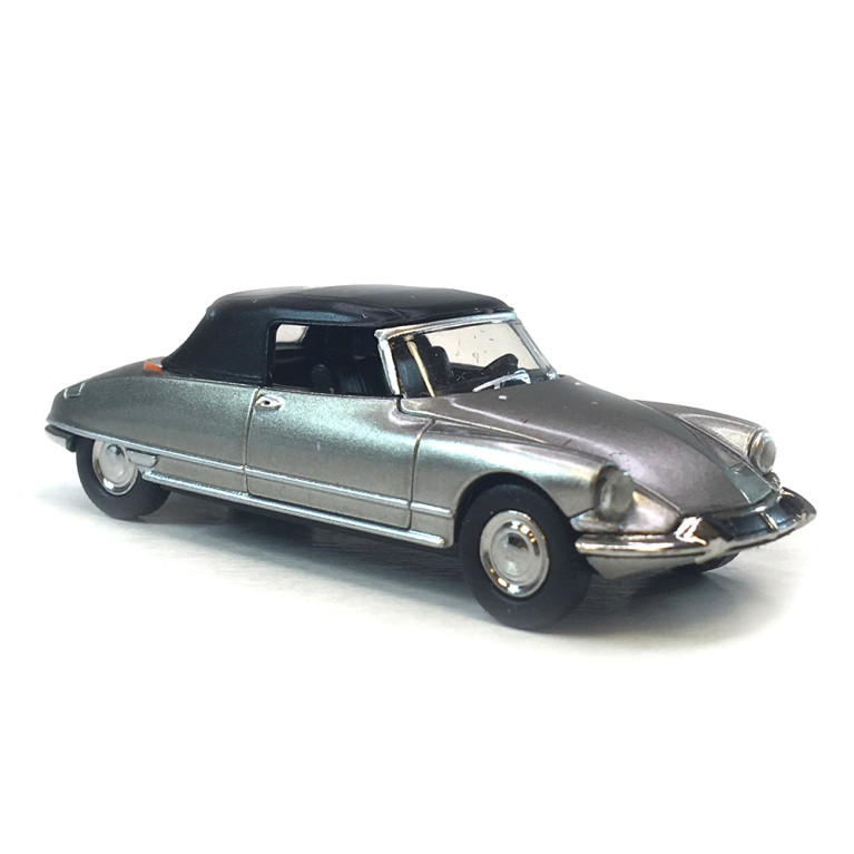 Citroën DS 19 cabriolet capote fermé, gris nacré, 1963 - SAI 7811 - HO 1/87