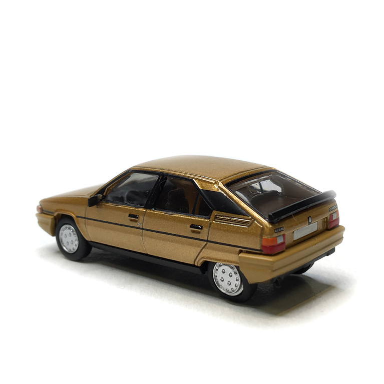 Citroën BX 16 phase 1, beige verni métallisé, 1983 - SAI 6480 - HO 1/87