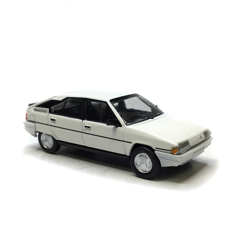 Citroën BX 16 phase 1, blanc, 1983 - SAI 6481 - HO 1/87