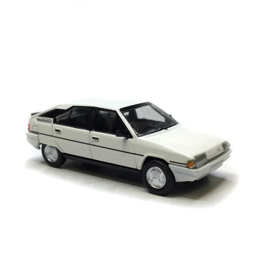 Citroën BX 16 phase 1, blanc, 1983 - SAI 6481 - HO 1/87