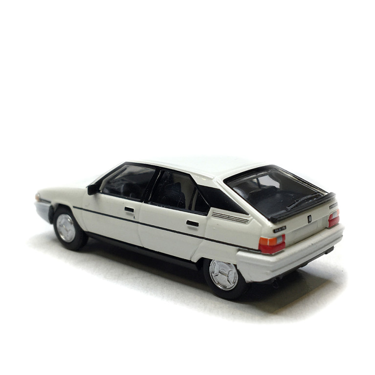 Citroën BX 16 phase 1, blanc, 1983 - SAI 6481 - HO 1/87