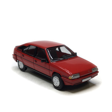 Citroën BX 16 phase 1, rouge, 1983 - SAI 6484 - HO 1/87