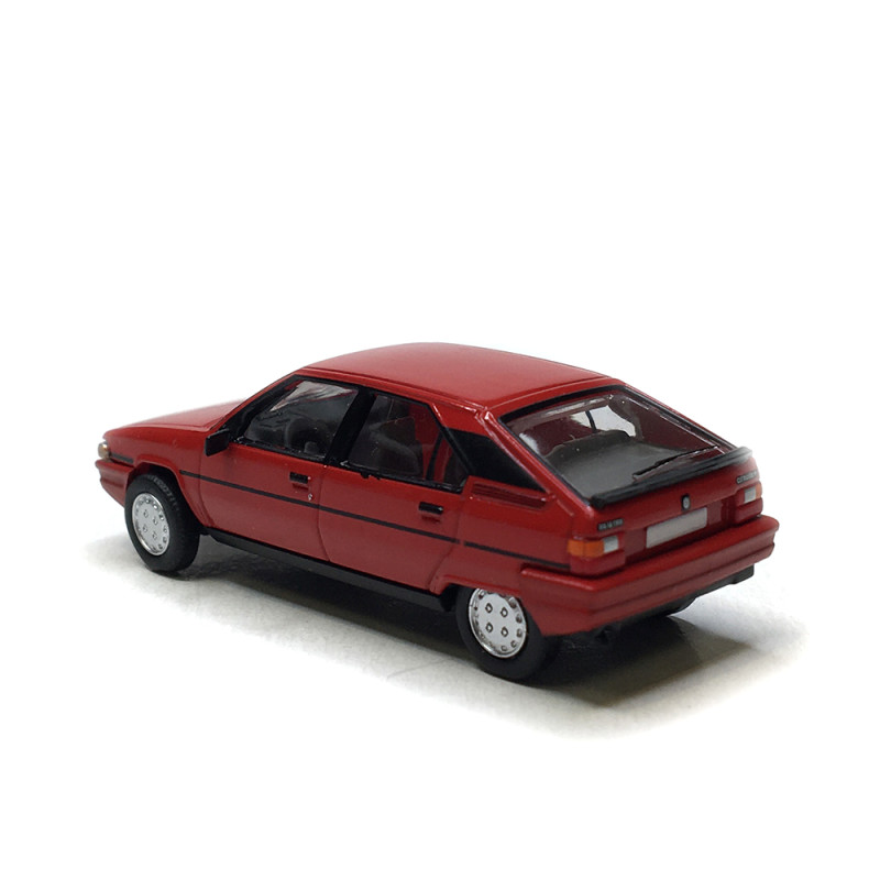 Citroën BX 16 phase 1, rouge, 1983 - SAI 6484 - HO 1/87