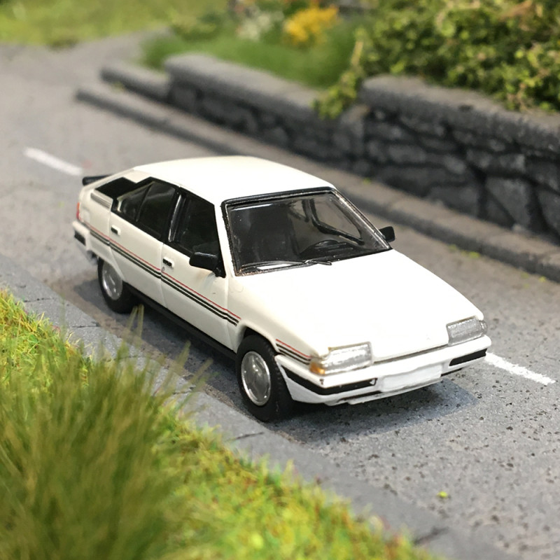 Citroën BX, blanc, 1983 - PCX 870718 - HO 1/87