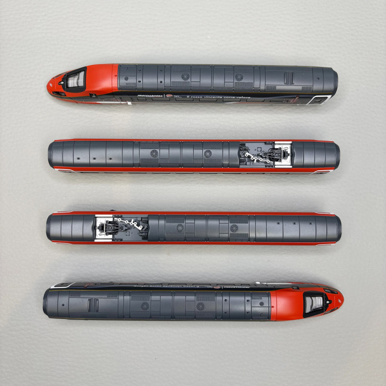 Trenitalia, 4 éléments, "Frecciarossa 1000", pub Ducati, FS - ARNOLD HN2620S