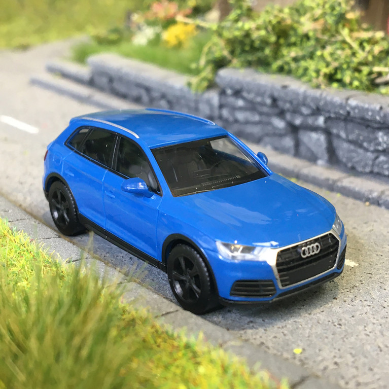 Audi Q5, bleu - HERPA 028622-002 - HO 1/87