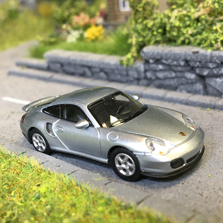 Porsche 911 (996) Turbo coupé, argent, 2000 - Minichamps 870068170 - 1/87