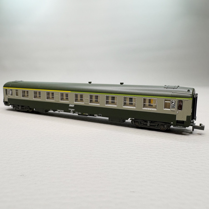 Voiture UIC Y A4B5, mixte 1CL/2CL, cartouche Corail, SNCF - REE NW-262