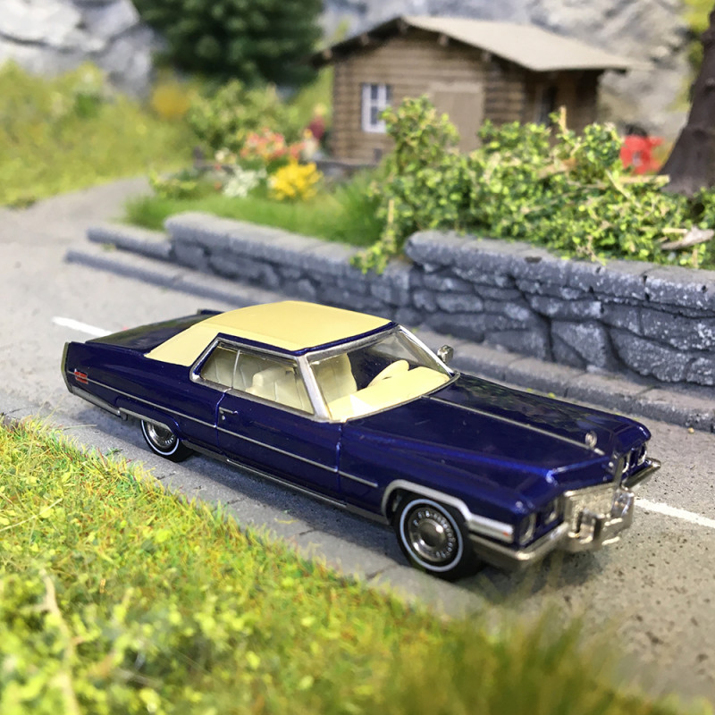 Cadillac coupé Deville, bleu métallisé et beige, 1972 - BREKINA 18127 - HO 1/87