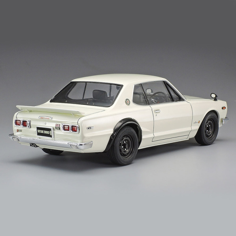 Nissan Skyline 2000 GTR Hard Top - TAMIYA 24194 - 1/24