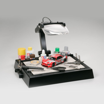 Support de travail avec lentille grossissante - TAMIYA 74064