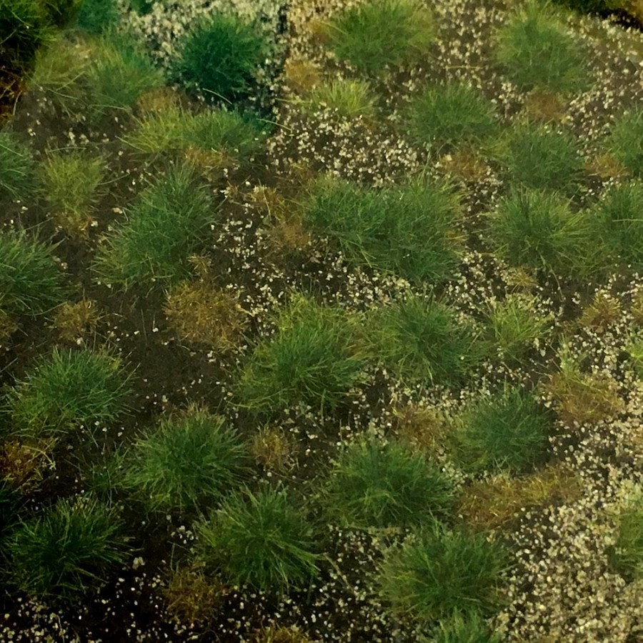 Tapis d'herbe structurée de forêt 190 par 300mm- Toutes échelles-HEKI 1882