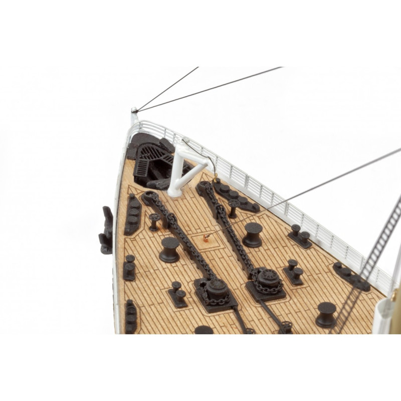 RMS Titanic - AMATI 1606 - 1/250 RMS Titanic - AMATI 1606 - 1/250