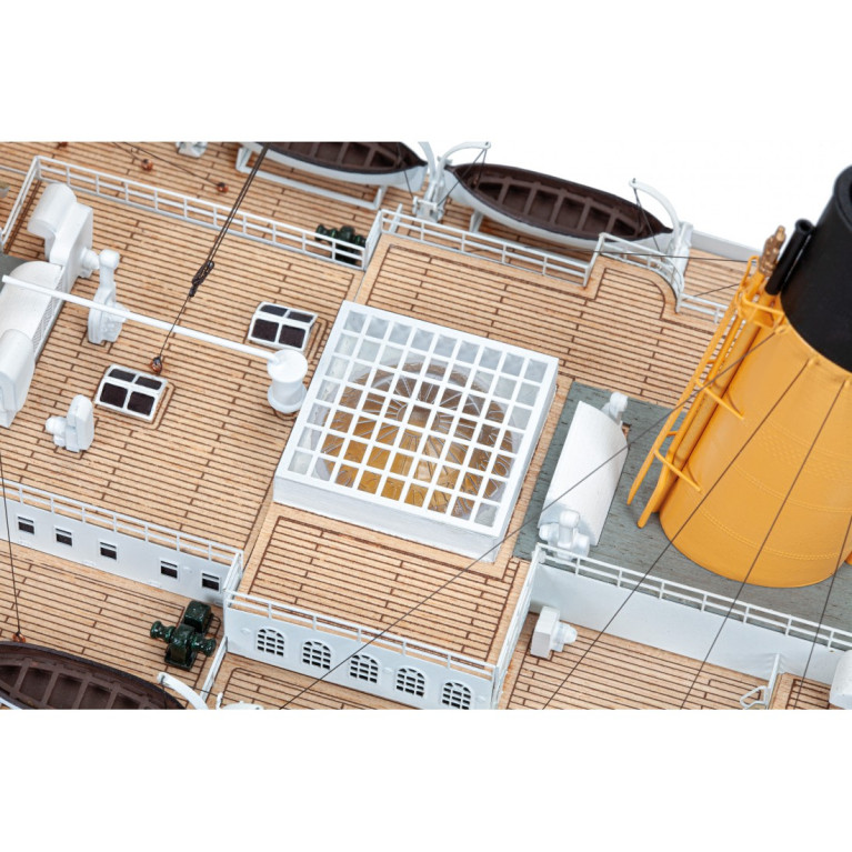 RMS Titanic - AMATI 1606 - 1/250 RMS Titanic - AMATI 1606 - 1/250