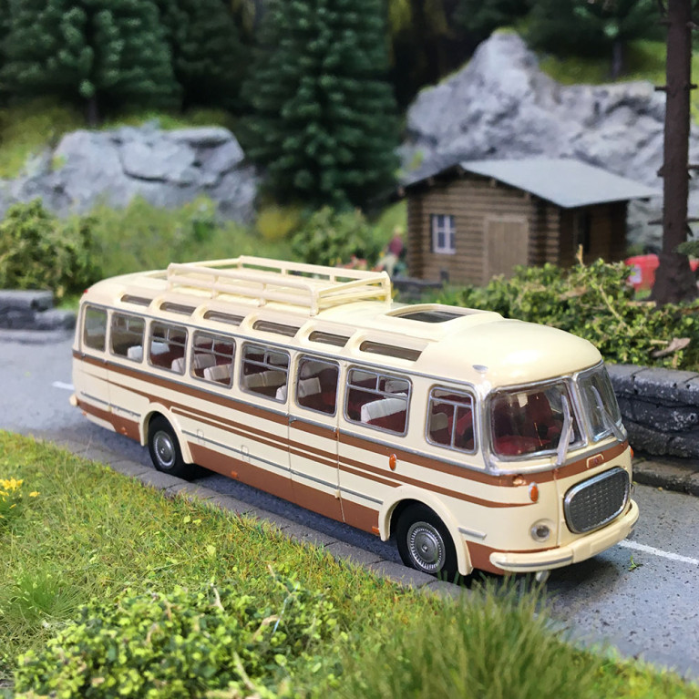 Autocar Skoda 706 RTO LUX, beige clair et marron, 1958 - BREKINA 58238 - HO 1/87