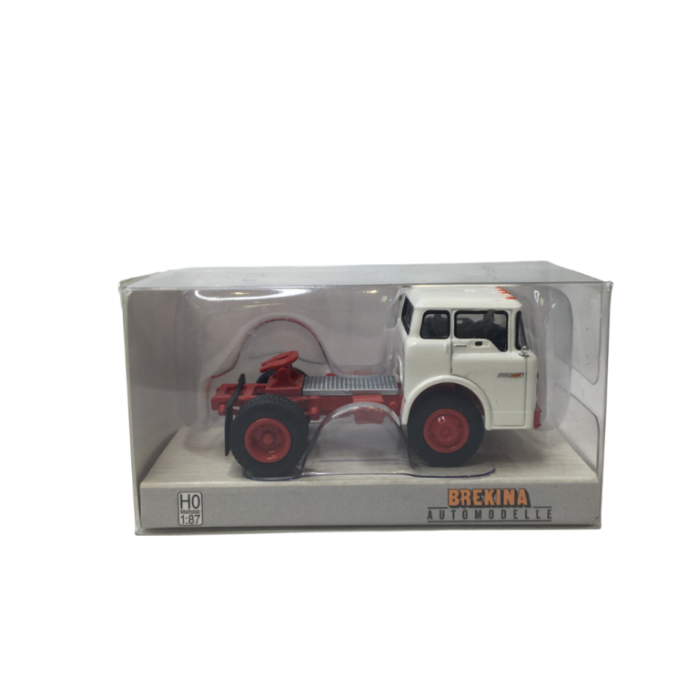 Tracteur Ford Séries C, blanc et rouge, 1970 - BREKINA 86326 - HO 1/87