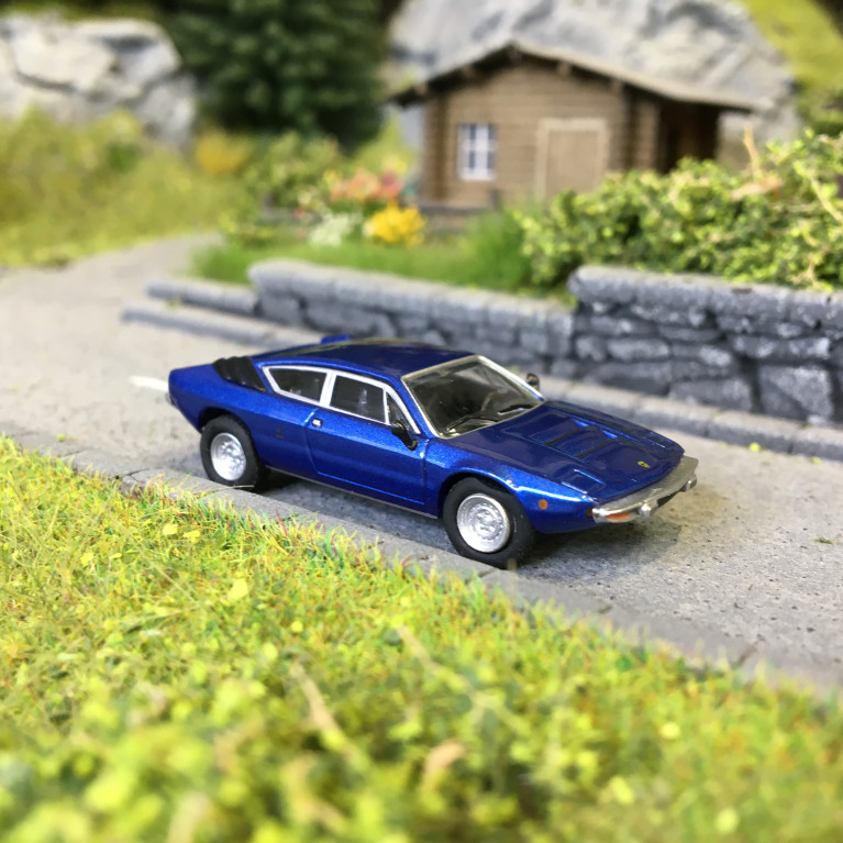 Lamborghini Urraco, bleu métallisé, 1974 - Minichamps 870103324 - 1/87